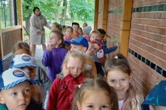 Z WIZYTĄ W BIBLIOTECE